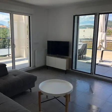 T3 Neuf Sur Les Toits Avec Terrasse * Hyeres