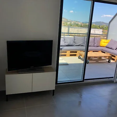 T3 Neuf Sur Les Toits Avec Terrasse Apartment *